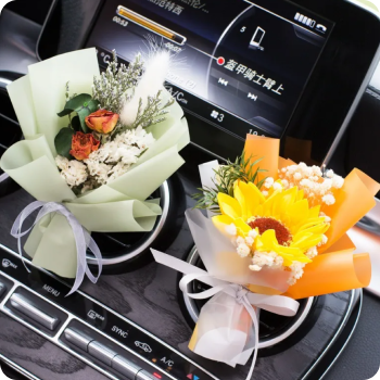 Car Vent Aromatherapy Perfume with Handmade Eternal Dried Rose Bouquet